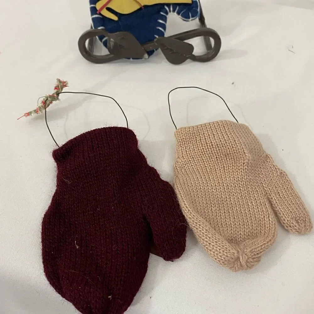 NWT Christmas Mitten Ornaments